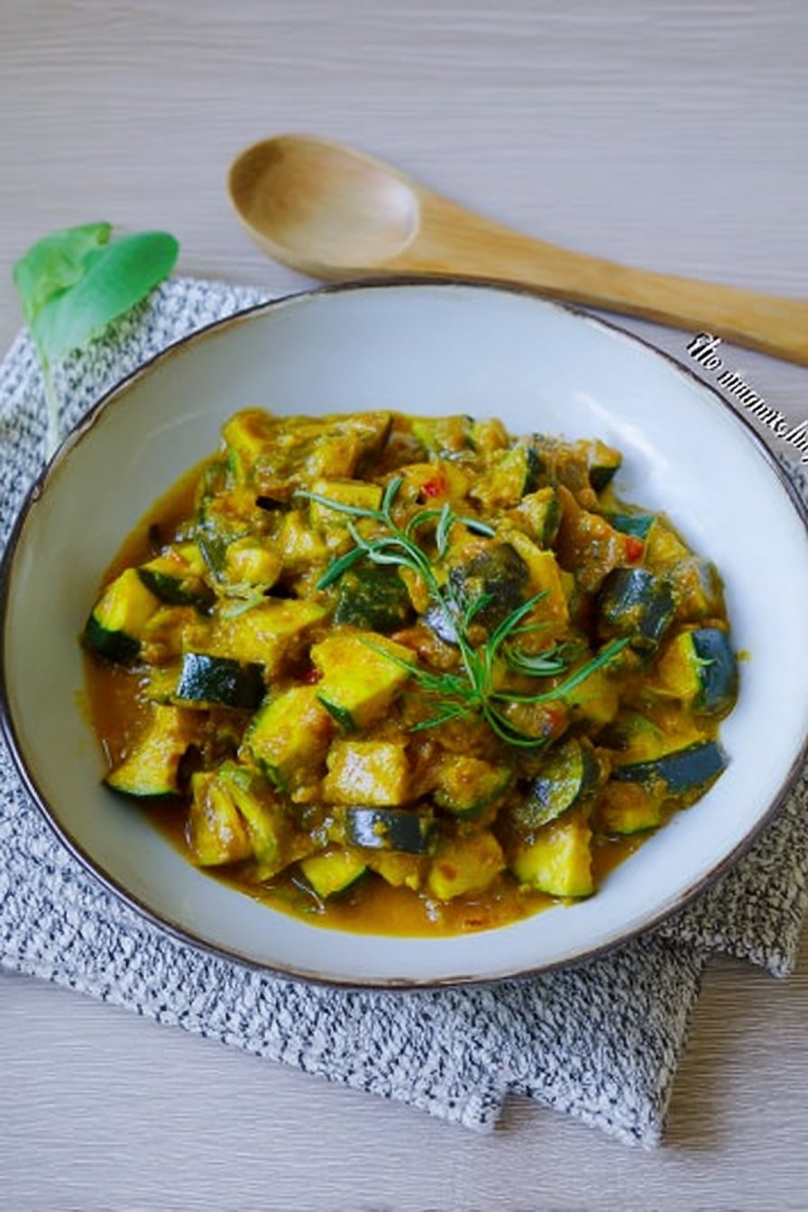 Curry d’aubergine et courgette