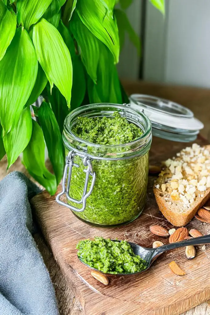 Pesto à l’ail des ours et fêta