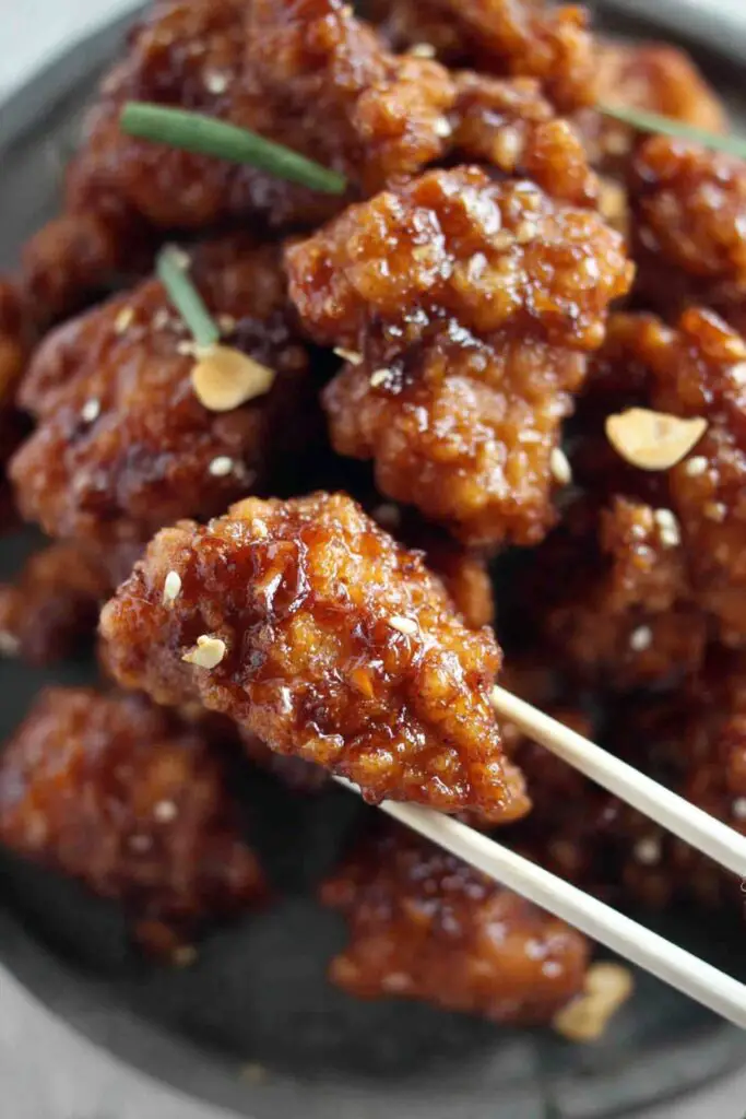 Poulet frit coréen à l’ail et soja (dakgangjeong)